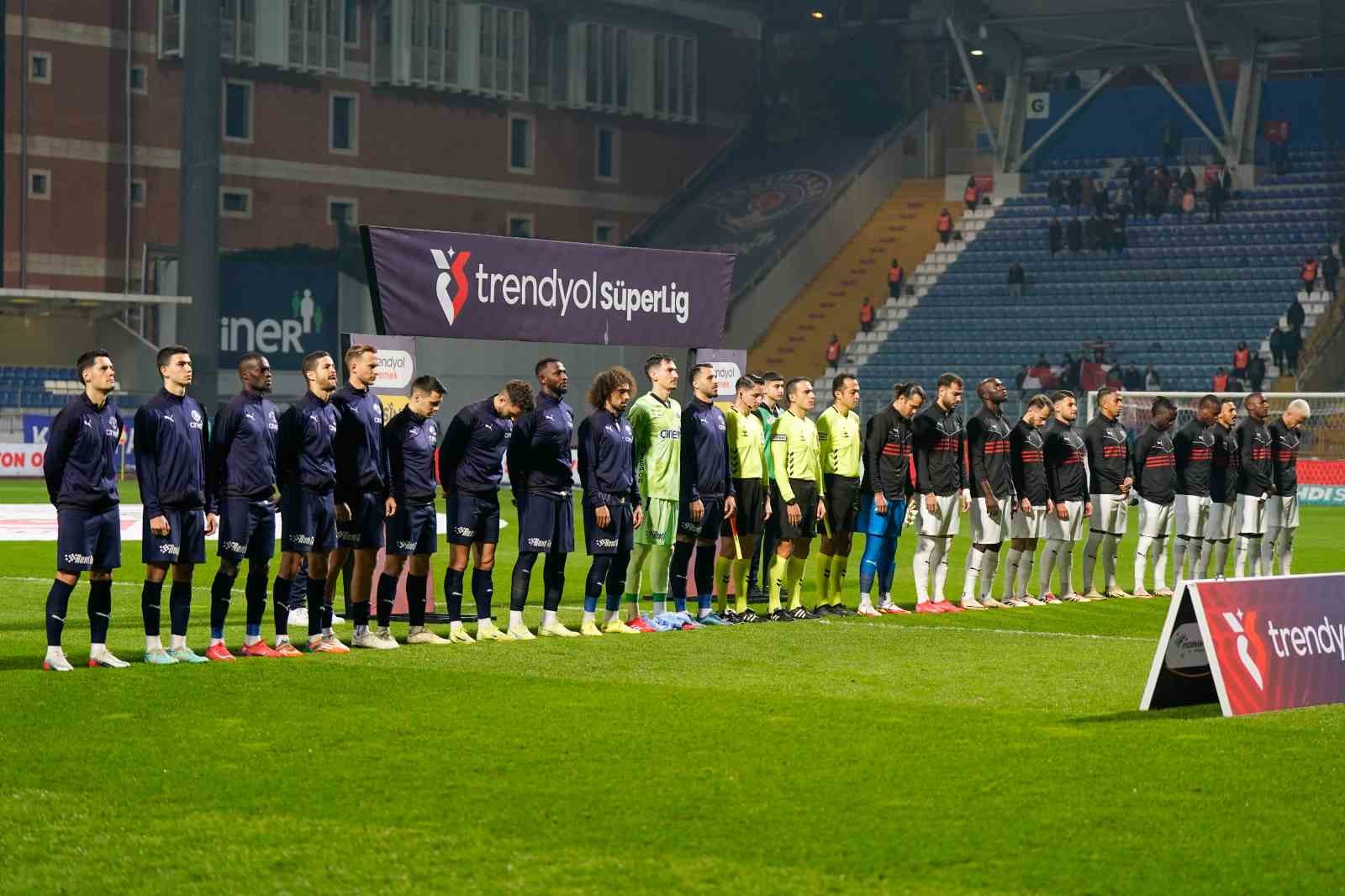 Trendyol Süper Lig: Kasımpaşa: 0 - Hatayspor: 1 (Maç devam ediyor)