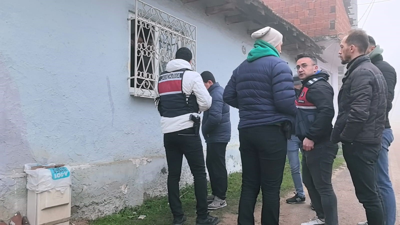 Bursa&rsquo;da ekiplere teslim olmayan şüpheli 18 saattir direniyor