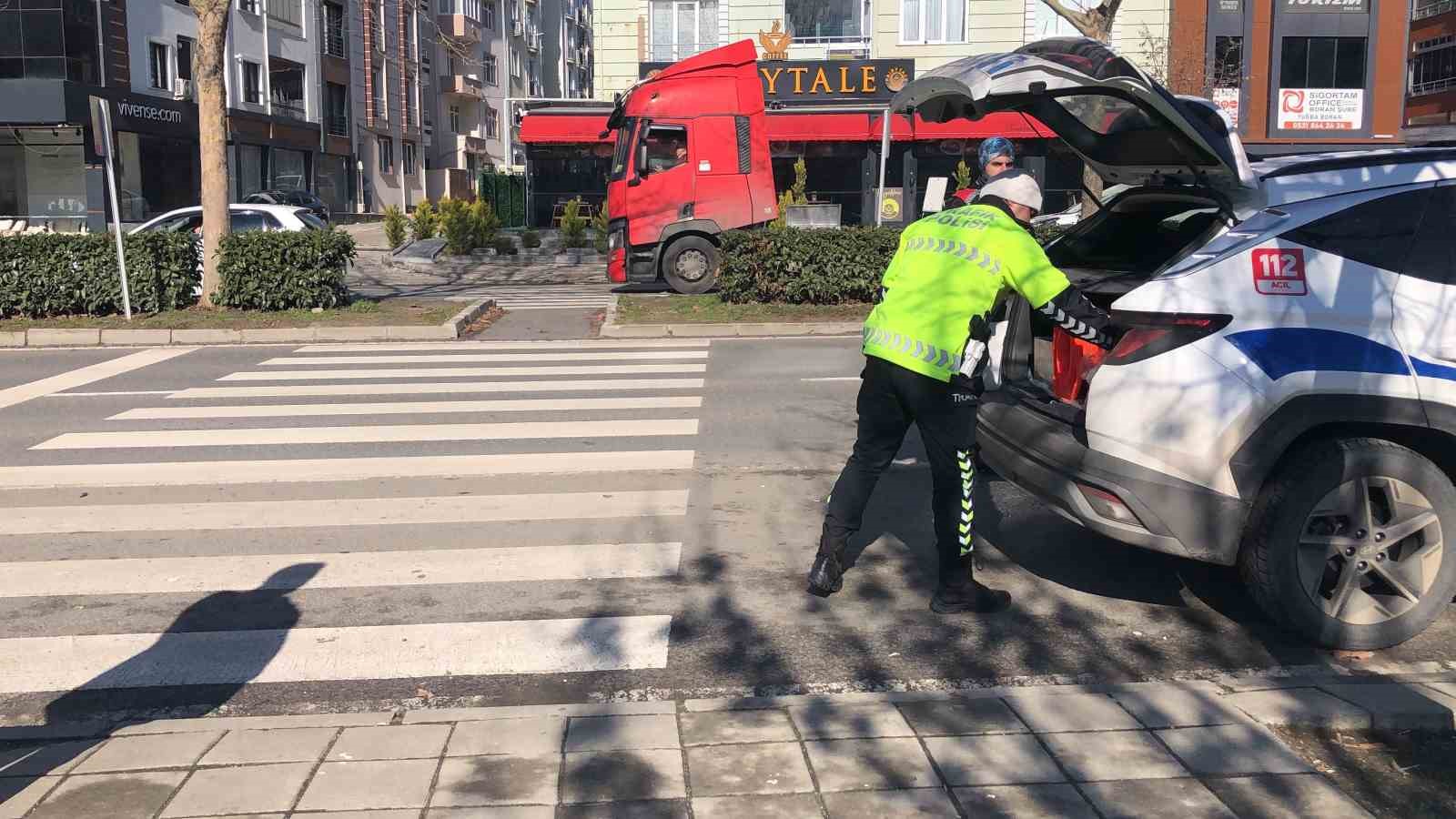 Çorlu’da motosiklet yaya geçidinde yayaya çarptı