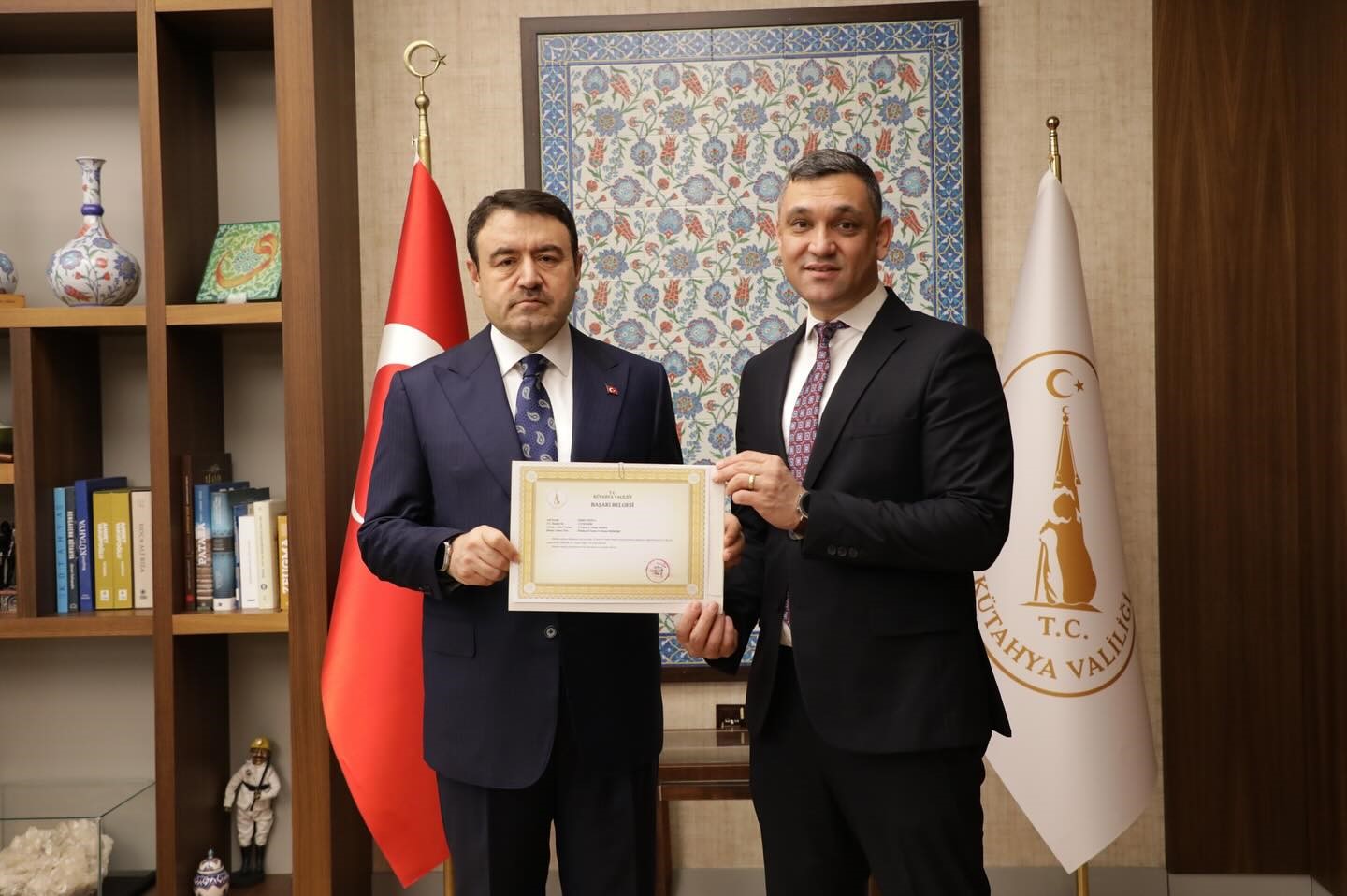 K&uuml;tahya&rsquo;da g&ouml;rev s&uuml;resini tamamlayan m&uuml;d&uuml;rlere teşekk&uuml;r belgesi
