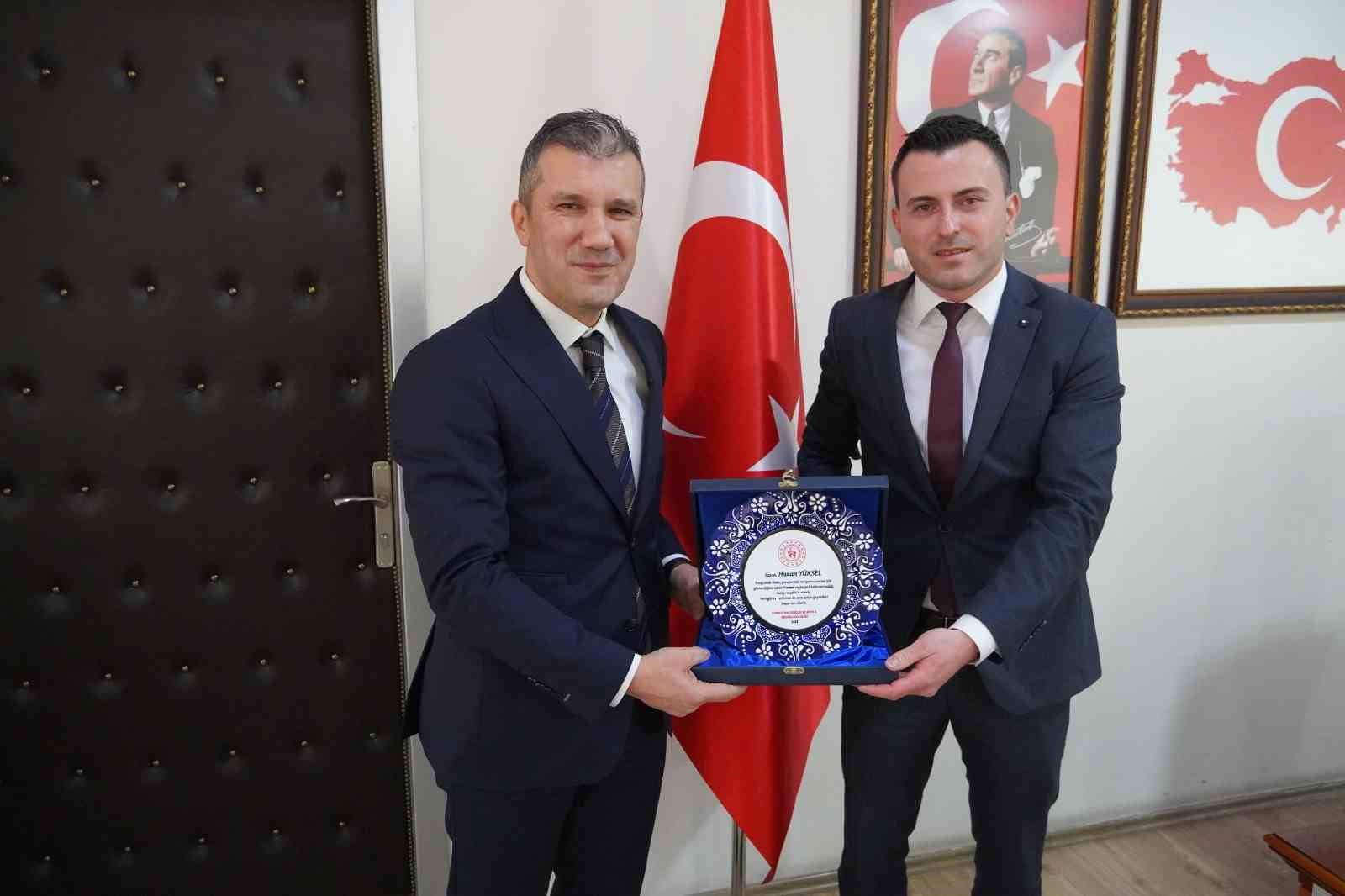 Zonguldak Gençlik ve Spor İl Müdürlüğü’nde devir teslim töreni gerçekleştirildi