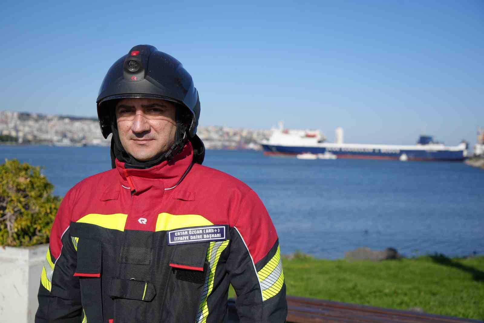 İtfaiye Daire Başkanı Özcan: "2 buçuk saat süren hummalı çalışma ile yangın kontrol altına alındı"