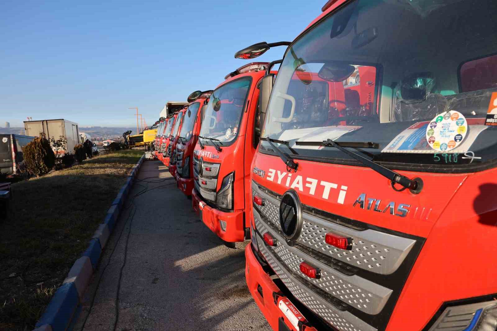 Başkan Ünlüce Türkiye Belediyeler Birliği&rsquo;nin araç teslim törenine katıldı