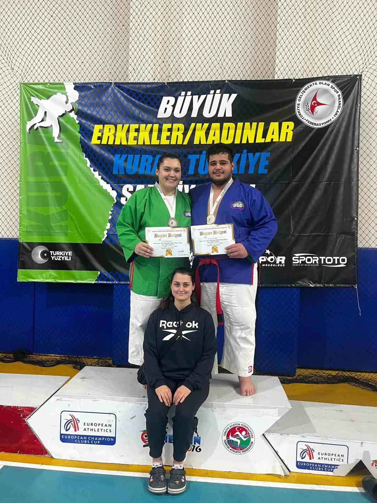 Manisalı sporcular, Büyükler Kuraş Türkiye Şampiyonası’nda madalya kazandı