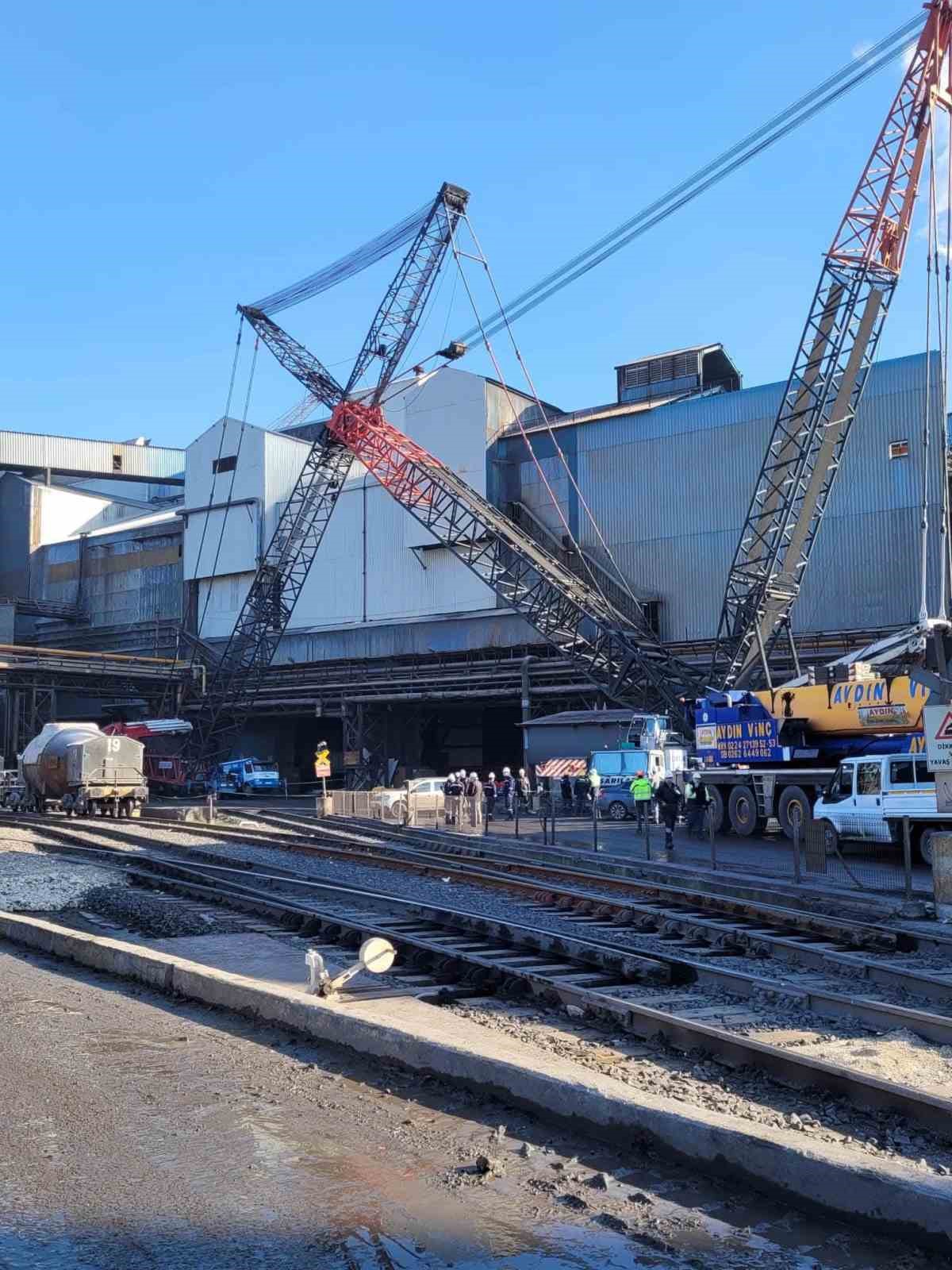 Vin&ccedil; iş&ccedil;ilerin &uuml;zerine devrildi; 1 &ouml;l&uuml;, 1 yaralı
