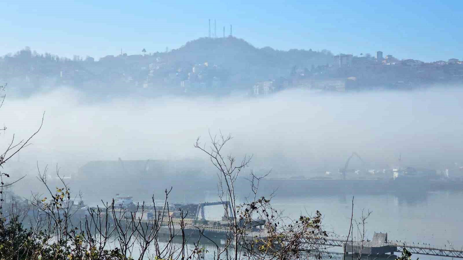 Zonguldak’ta sis kartpostallık manzaralar oluşturdu