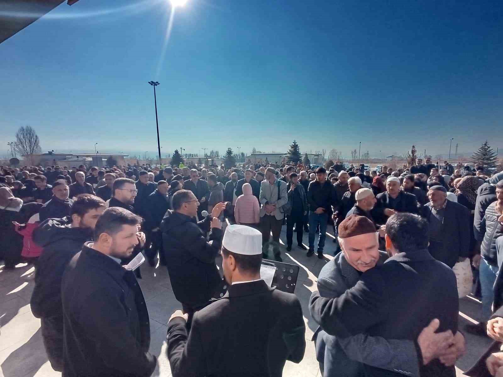 Bingöl’de umre yolcuları uğurlandı