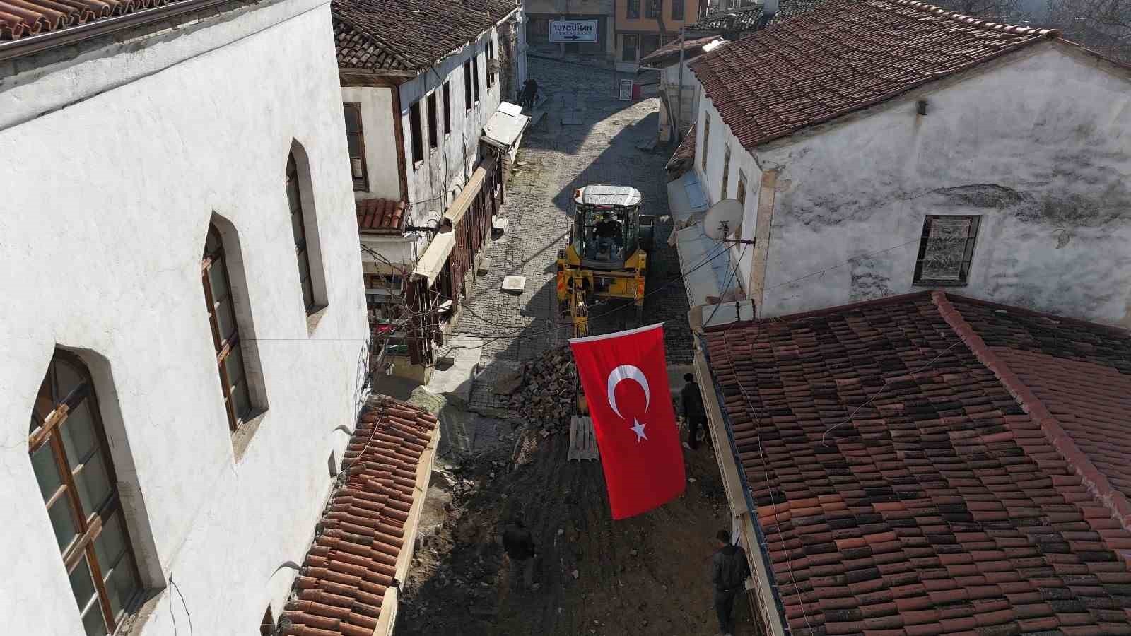 Tarihi Manifaturacılar Çarşısının Arnavut kaldırımları gün yüzüne çıkarılacak
