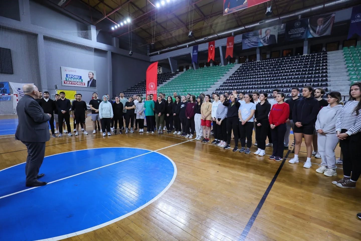 Geleceğin polis adayları, hayalleri i&ccedil;in ter d&ouml;k&uuml;yor

