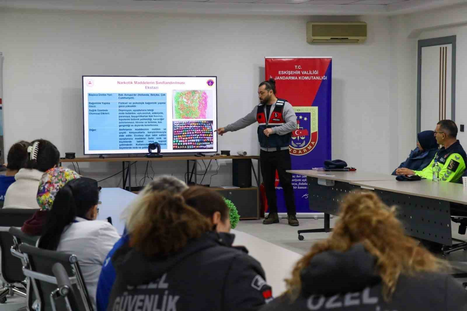 Jandarma ekiplerinden firma çalışanlarına seminer