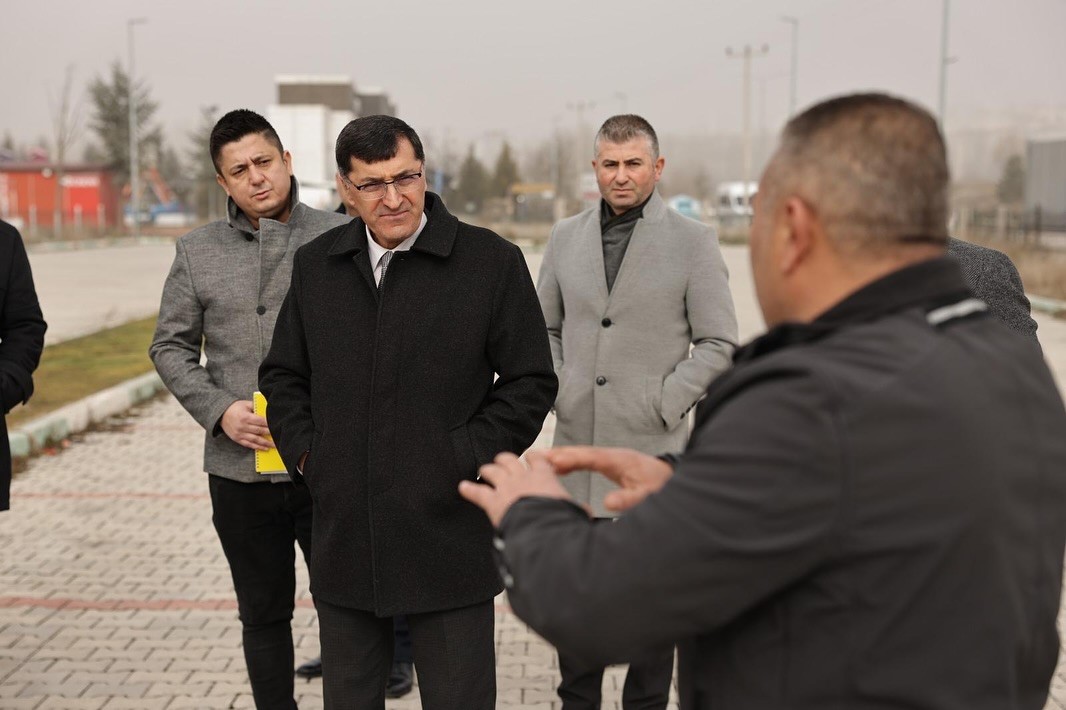 Başkan Kahveci, Şehzadeler Parkı&rsquo;nda incelemelerde bulundu
