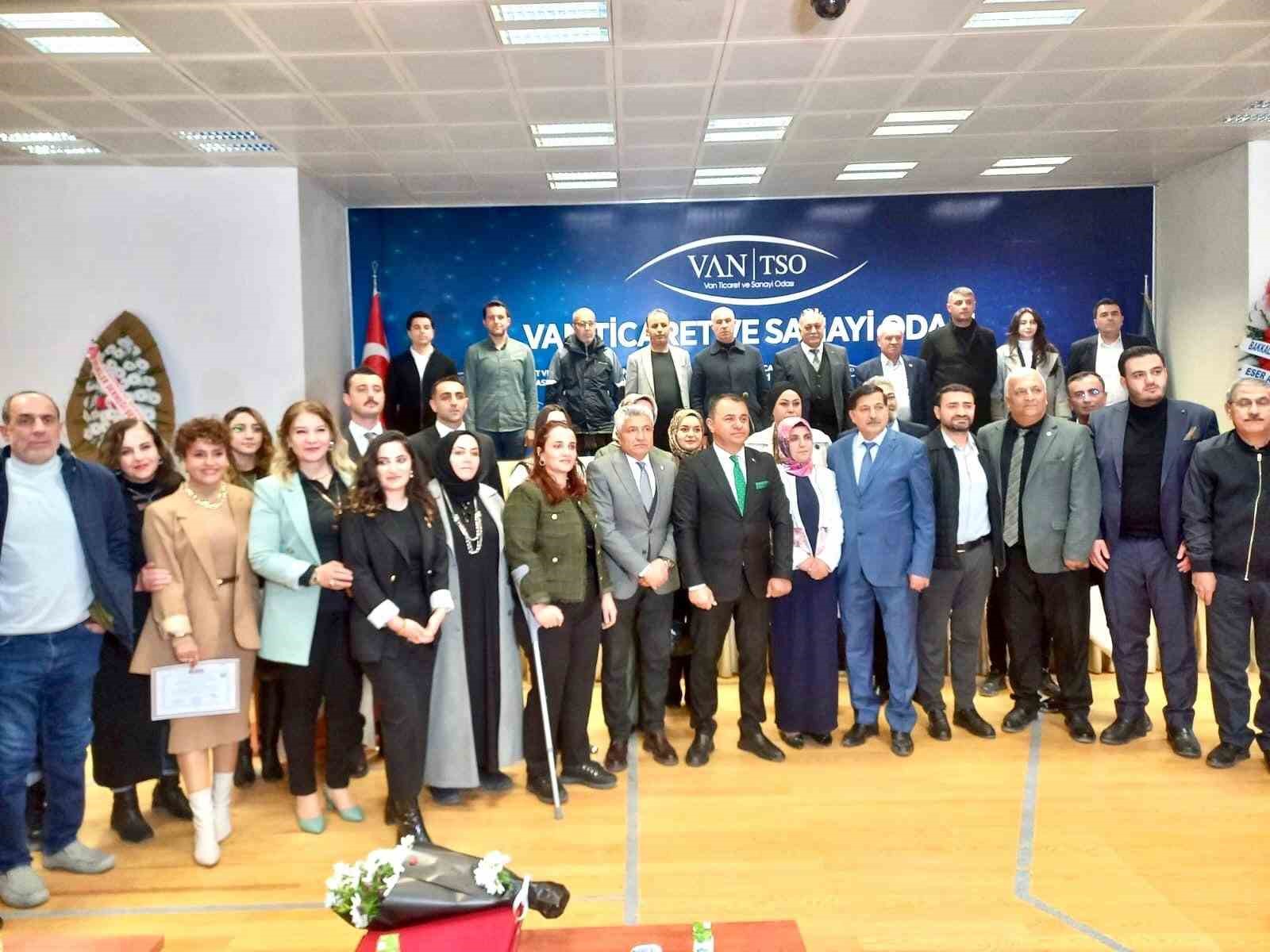 Us-Sen Genel Başkanı Bekir Ayaz toplumsal barışı için kolları sıvadı