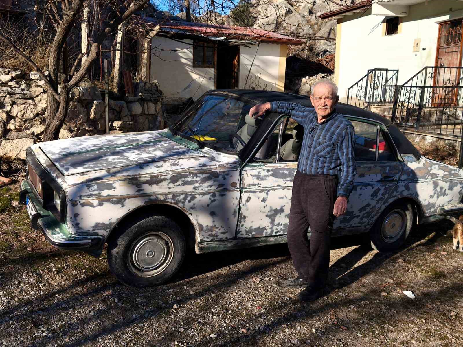 Yarım asırdır kullandığı ’Anadol’una gözü gibi bakıyor