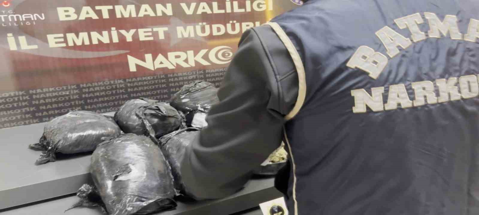 Batman’da 11 kilo uyuşturucunun ele geçirildiği operasyonda 4 kişi tutuklandı
