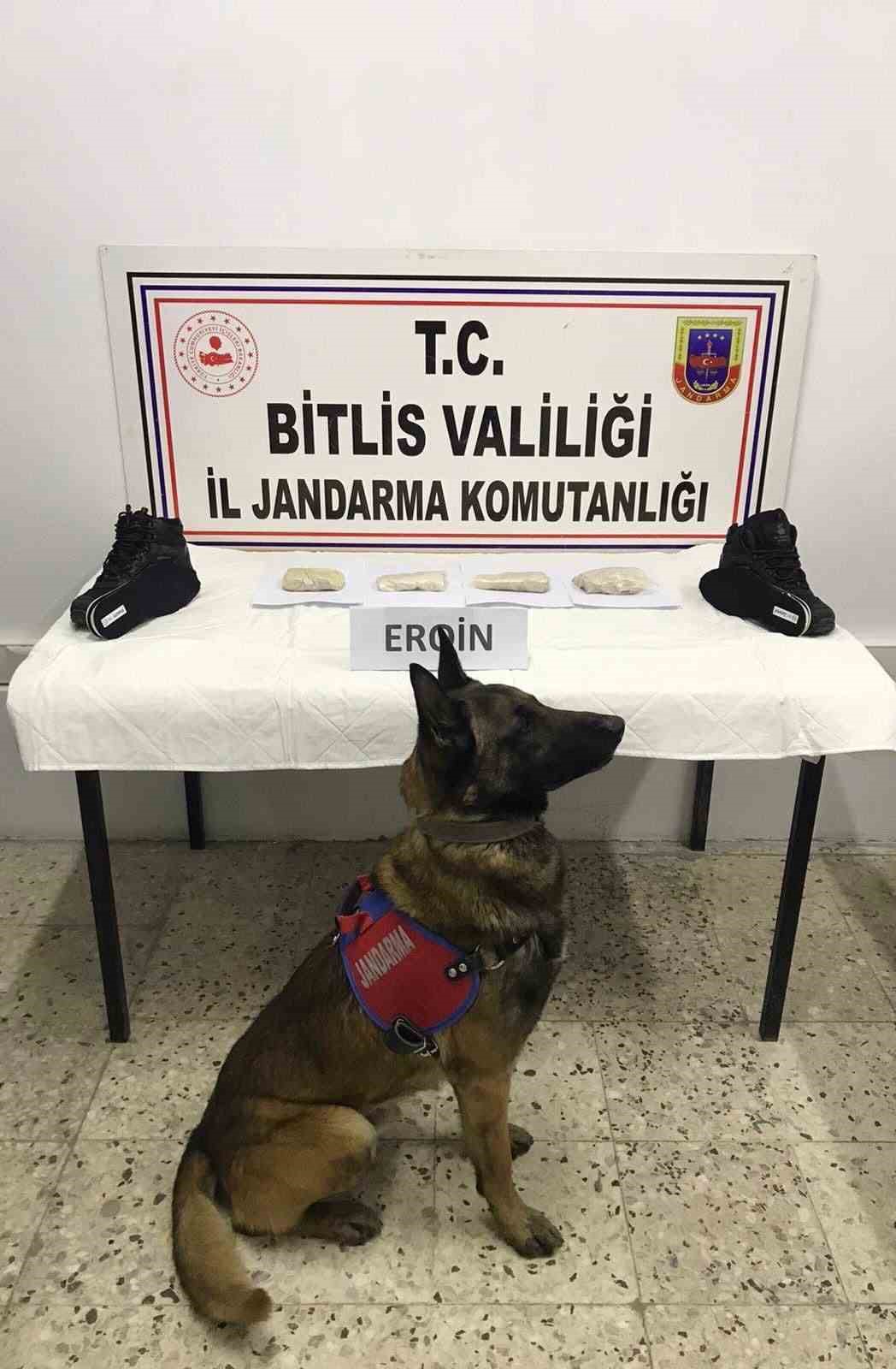 Ayakkabı tabanından eroin çıktı