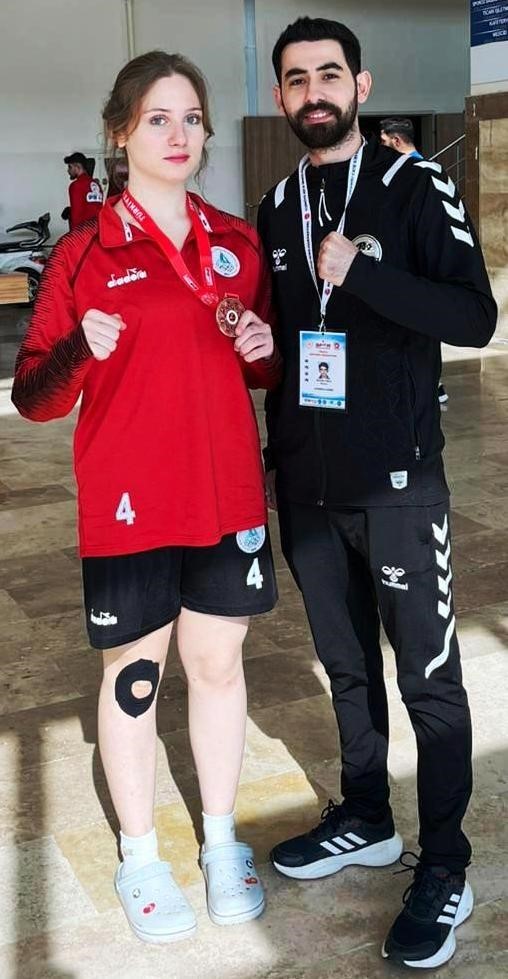 K&ouml;rfezli Ecrin T&uuml;rkiye &uuml;&ccedil;&uuml;nc&uuml;s&uuml; oldu
