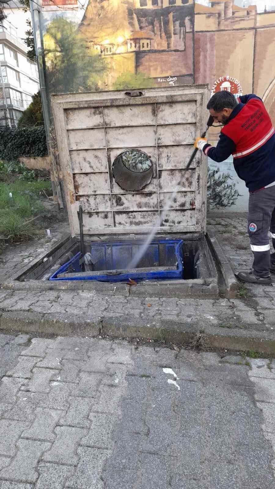 Maltepe&rsquo;de planlı temizlik &ccedil;alışmaları yeni yılda da devam ediyor
