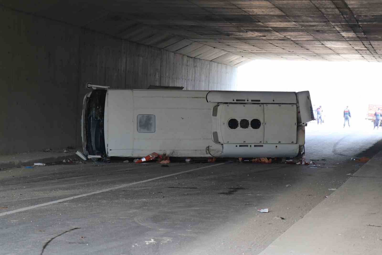 Denizli Valisi Coşkun: "Tek taraflı bir kaza, &ccedil;alışmalar neticesinde kazanın oluş bi&ccedil;imi ortaya &ccedil;ıkacak&rdquo;

