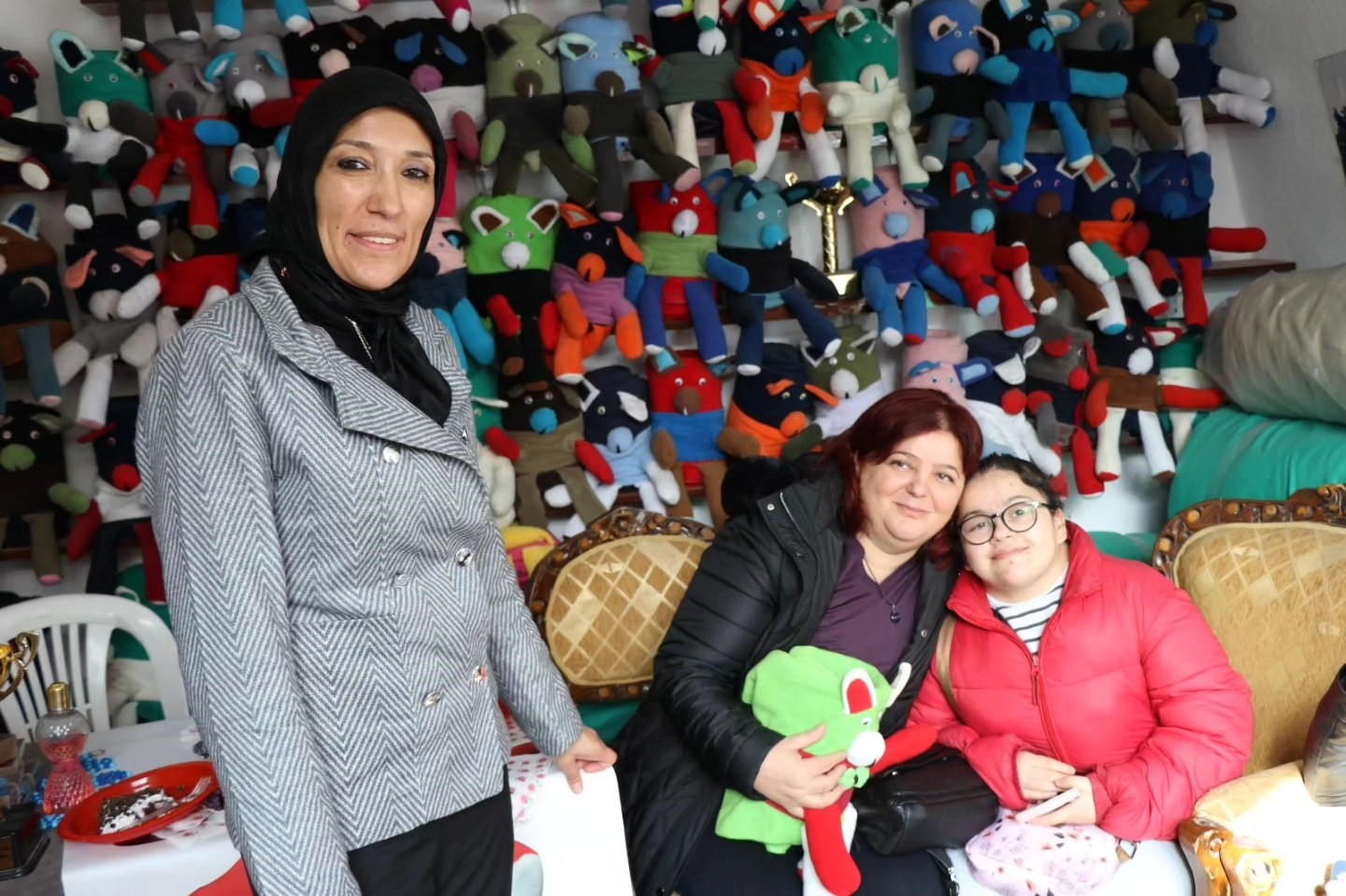 Özel bireylerin sosyal hayata entegrasyonu ve yürütülen projeler hakkında bilgi aldılar