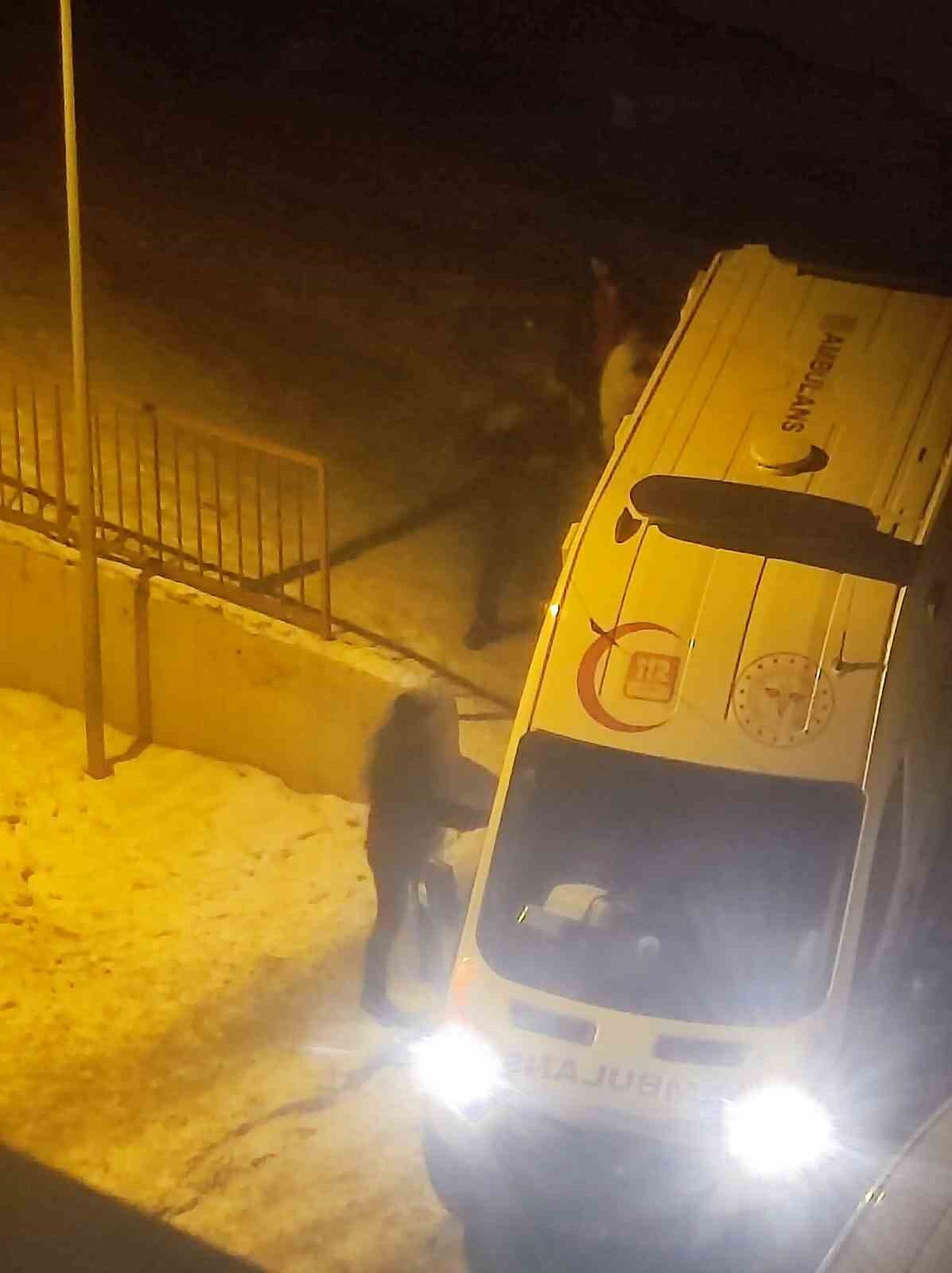 20 yaşındaki gencin ayağının kırıldığı yolda tuzlama &ccedil;alışması
