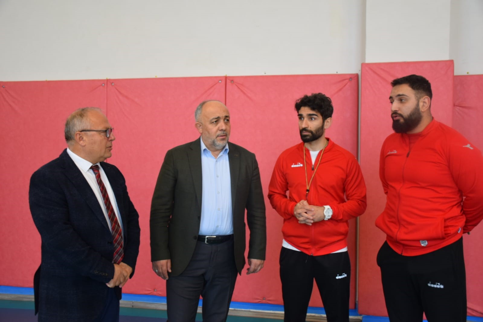 Gençlik Spor Kulübü voleybol takımı çalışmalarını sürdürüyor