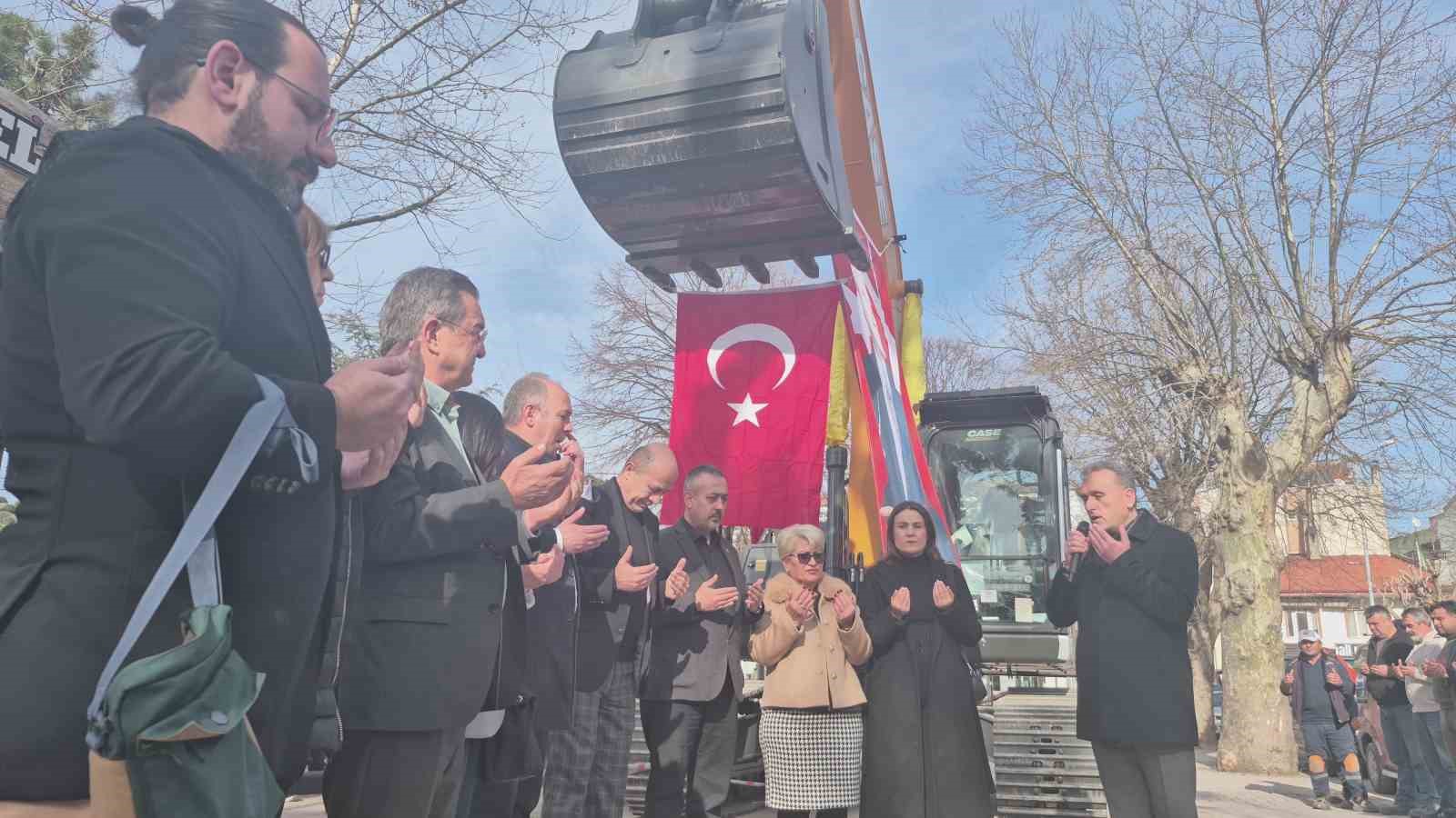 Tarihinde ilk kez hibe edildi, dualarla hizmete girdi