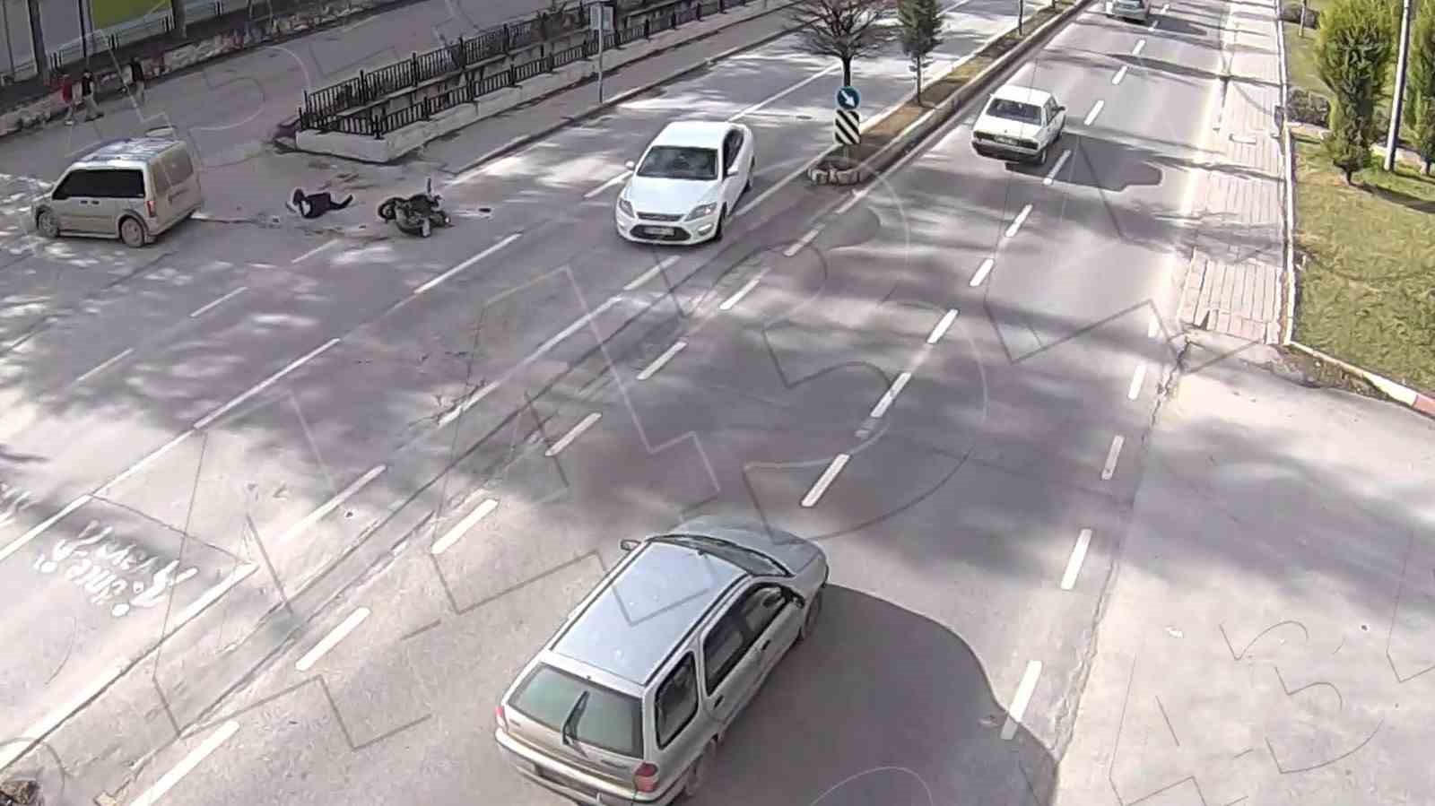 Kütahya’da trafik kazasında ağır yaralanan genç, 36 günlük yaşam savaşını kaybetti