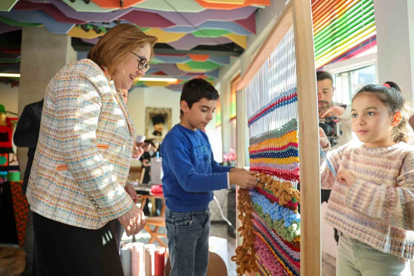 Başkan Şahin, yarıyıl tatili at&ouml;lyelerini ziyaret etti
