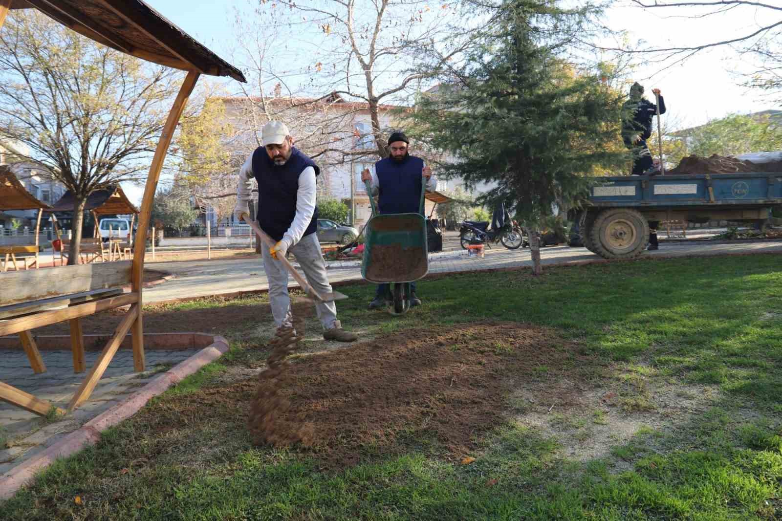 Turgutlu’nun park ve bahçelerinde yoğun çalışma