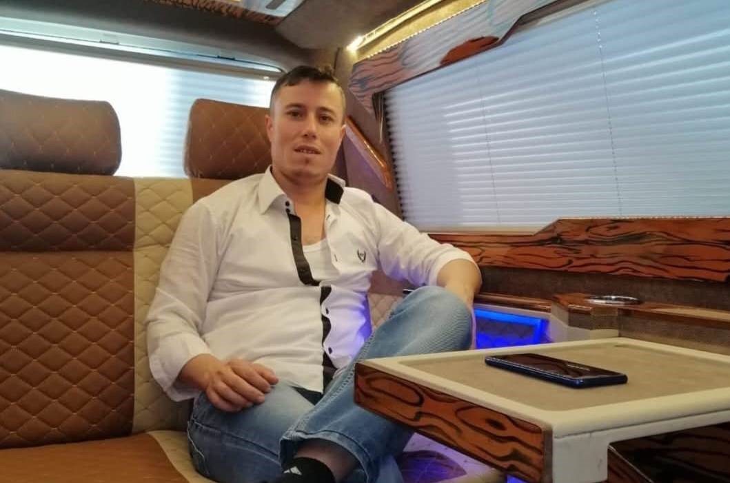 Uşak’ta yanan araçta cesedi bulunan genç, Kütahya’da son yolculuğuna uğurlandı