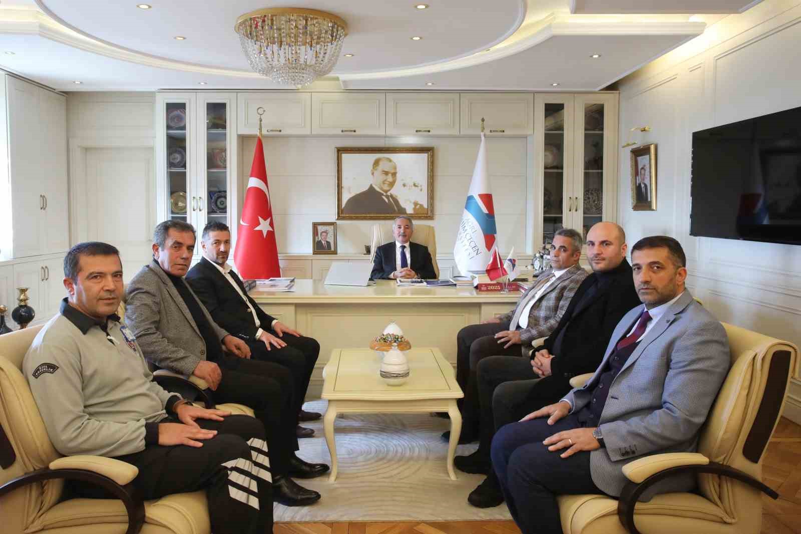 Aİ&Ccedil;&Uuml; ile Tez-Kop-İş Sendikası arasında toplu iş s&ouml;zleşmesi imzalandı
