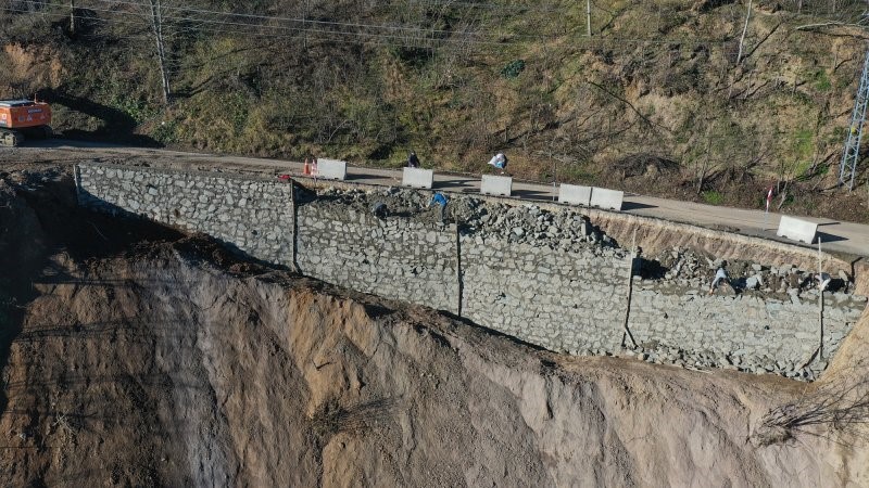 Ordu&rsquo;da 30 kilometrelik yol, taş duvar ile koruma altına alınıyor
