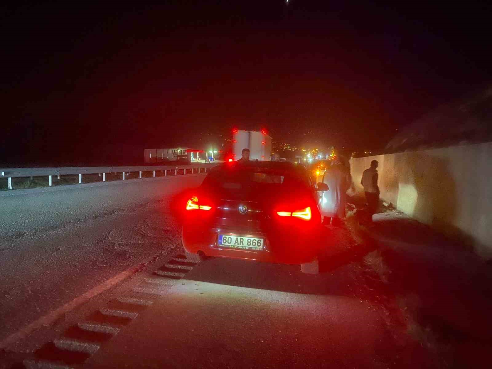 Yoldaki tır lastiği kazaya neden oldu: 6 araçta hasar oluştu