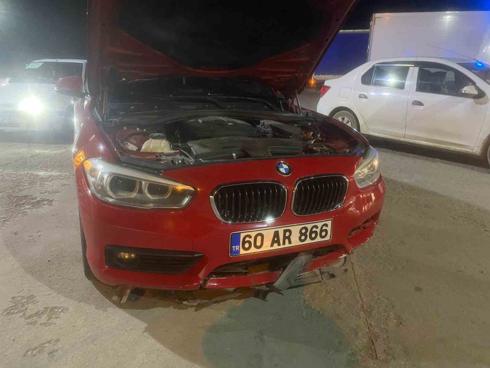 Yoldaki tır lastiği kazaya neden oldu: 6 araçta hasar oluştu