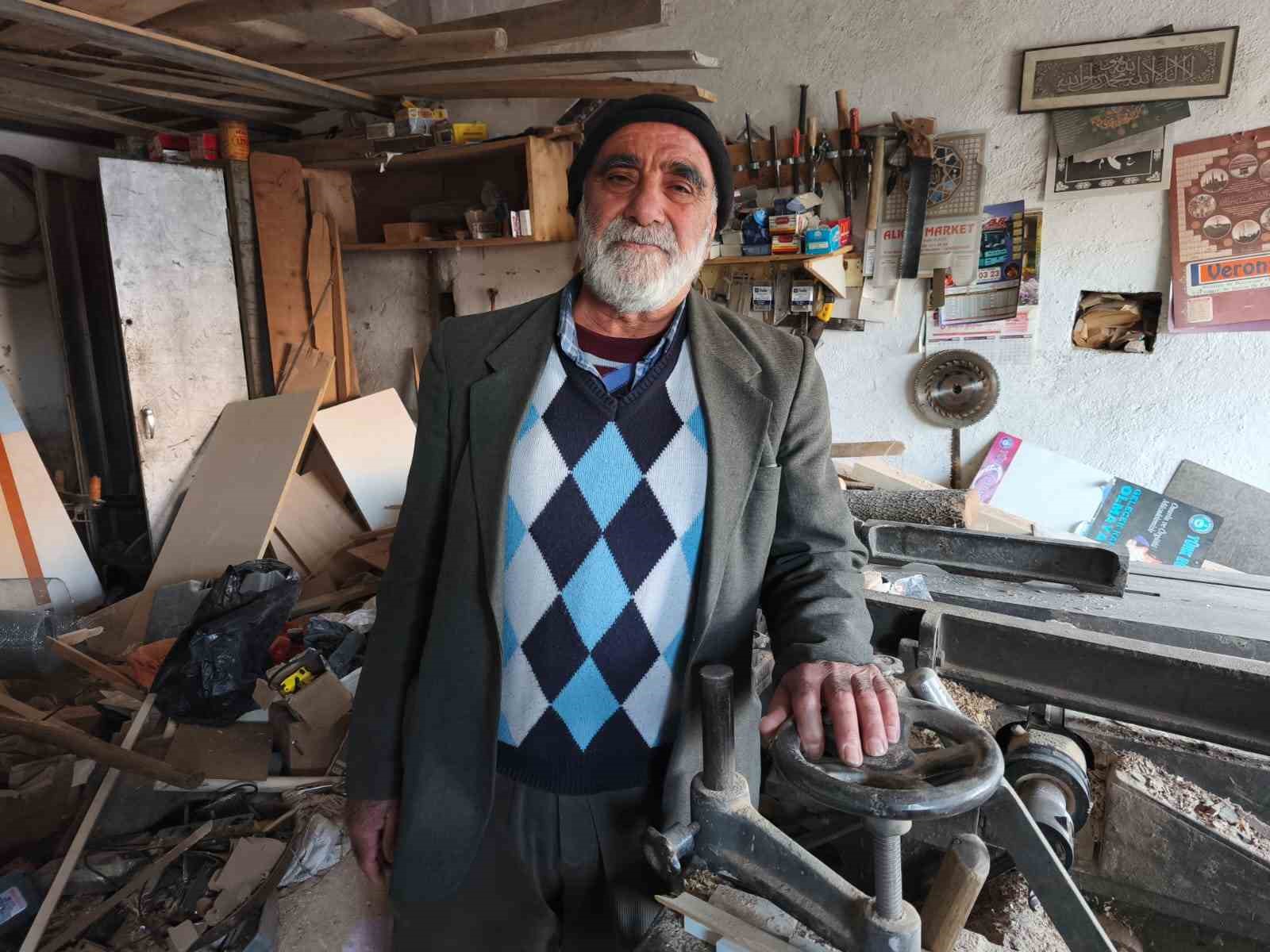 Bir oklavayla hayatını değiştirdi: Yarım asırlık marangoz ustası şimdi çırak bulamıyor