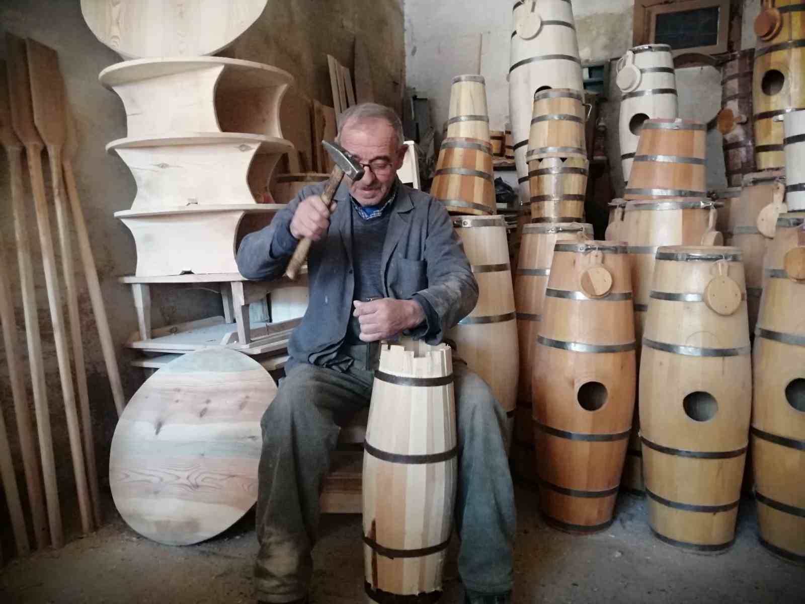 Tokat’ın son yayık ustası, artık dekoratif yayıklar üretiyor