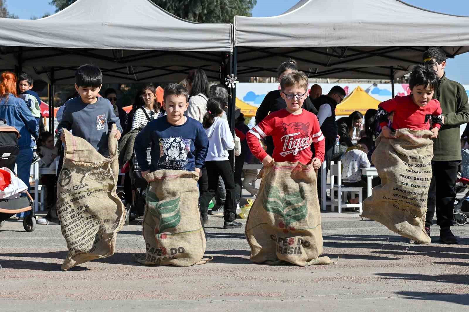 Mersin’de ara tatile giren öğrenciler için etkinlik alanı oluşturuldu
