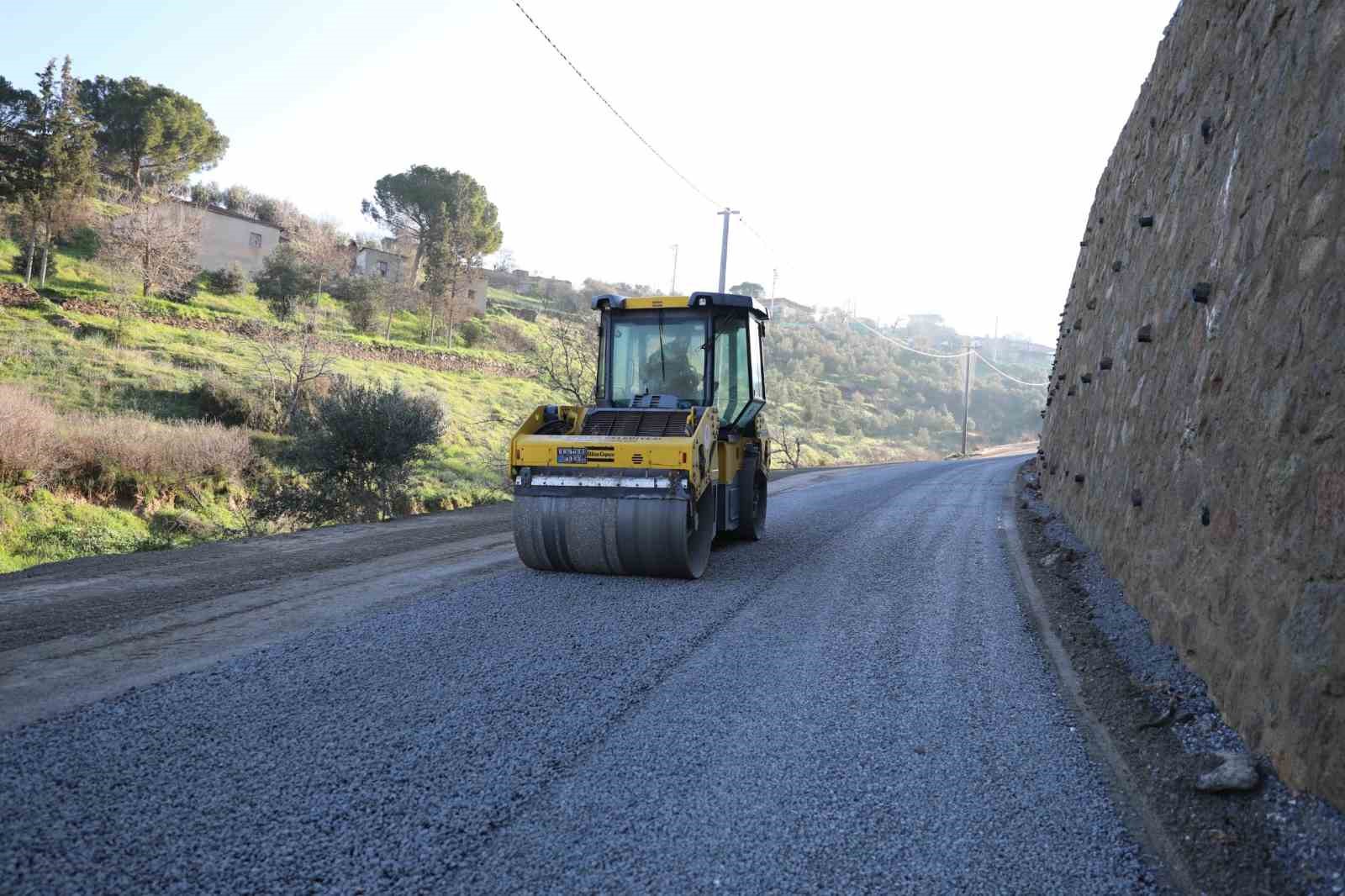 Efeler Belediyesi’nden Baltaköy’de yol çalışması
