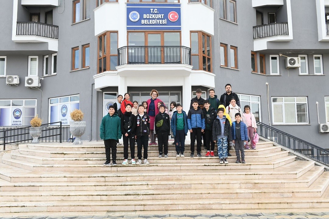 Bozkurt Belediyesinden öğrencilere yarıyıl tatili gezisi
