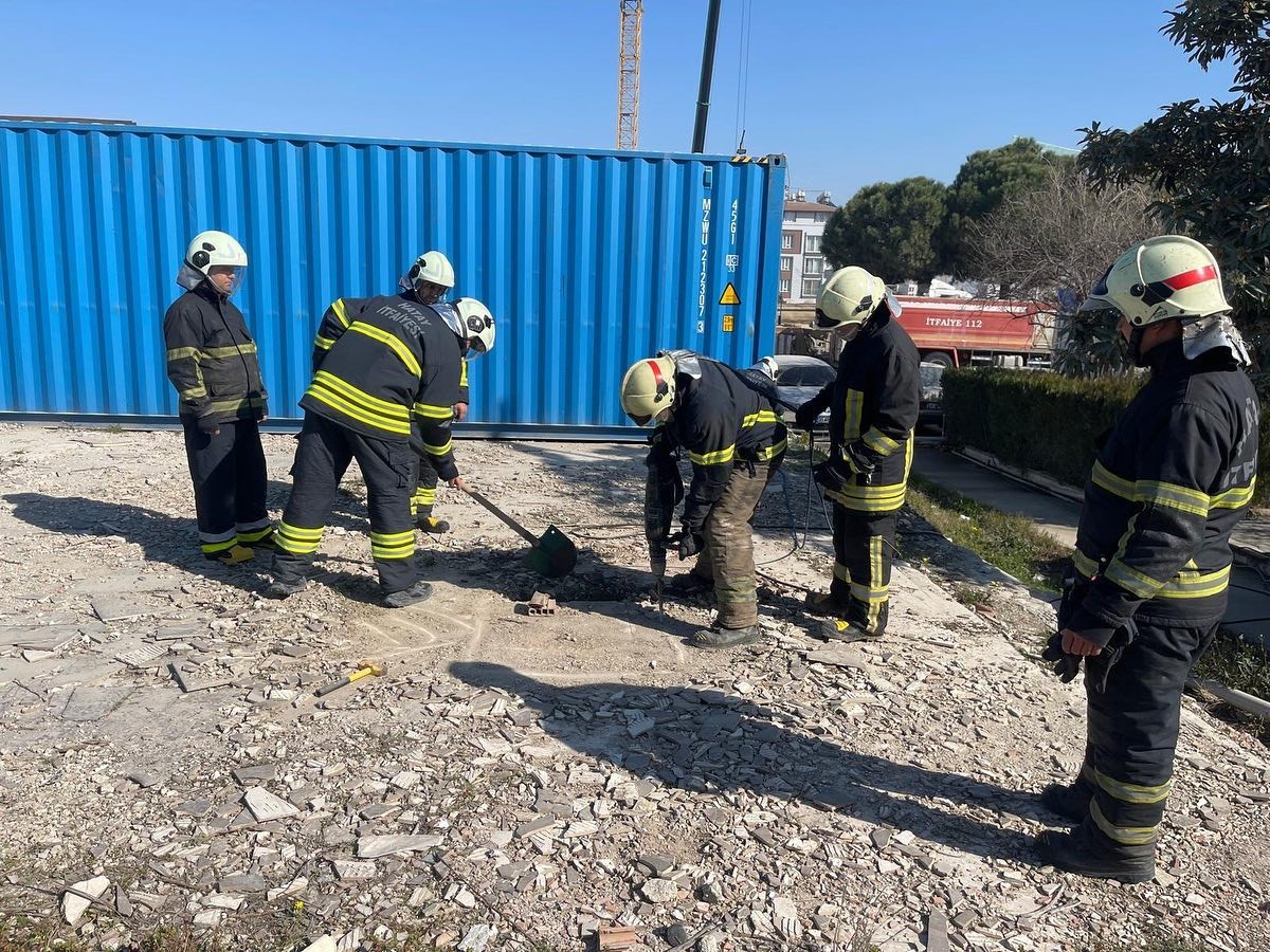 Hatay’da itfaiye personeline arama kurtarma eğitimi verildi
