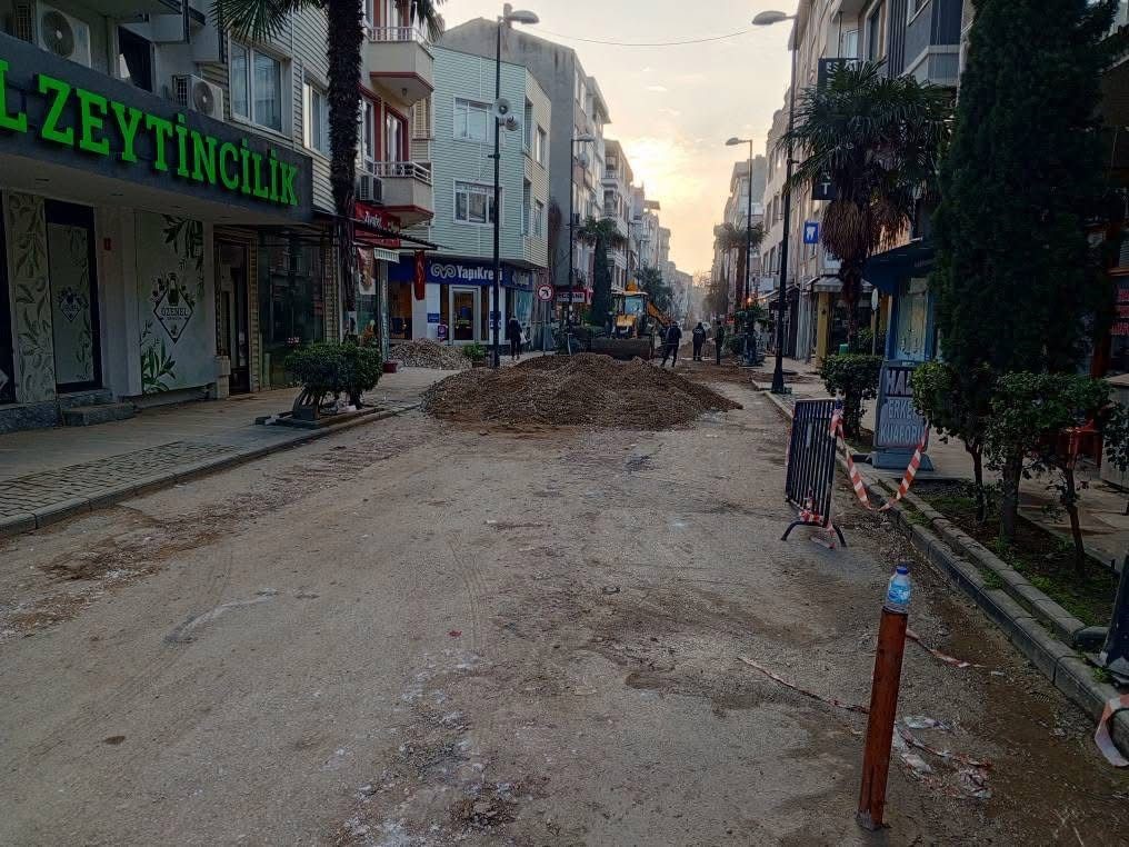 Erdek’te doğalgaz borusu patladı, vatandaşlar korku dolu anlar yaşadı
