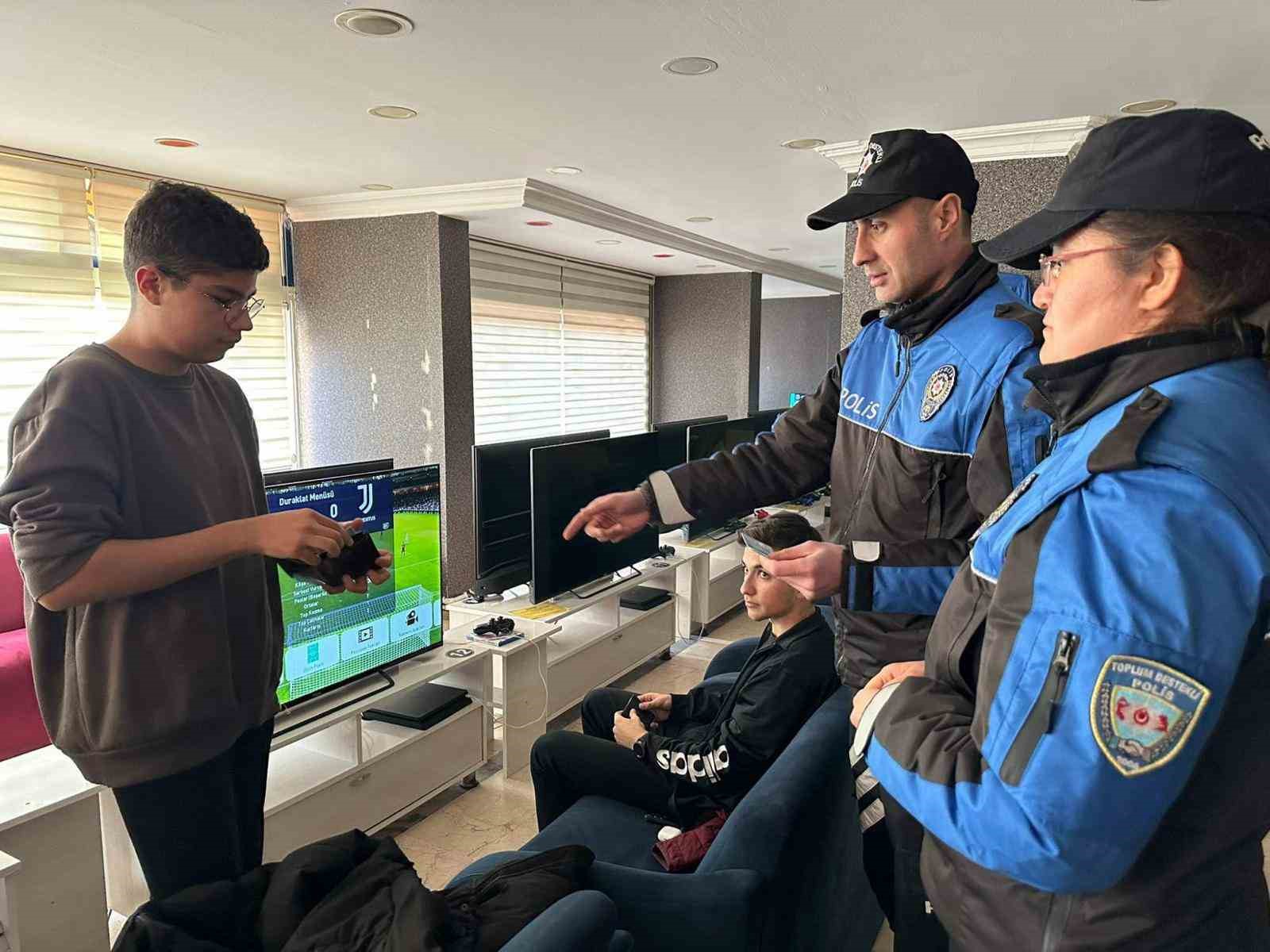 Yozgat’ta internet kafe ve oyun salonları denetlendi
