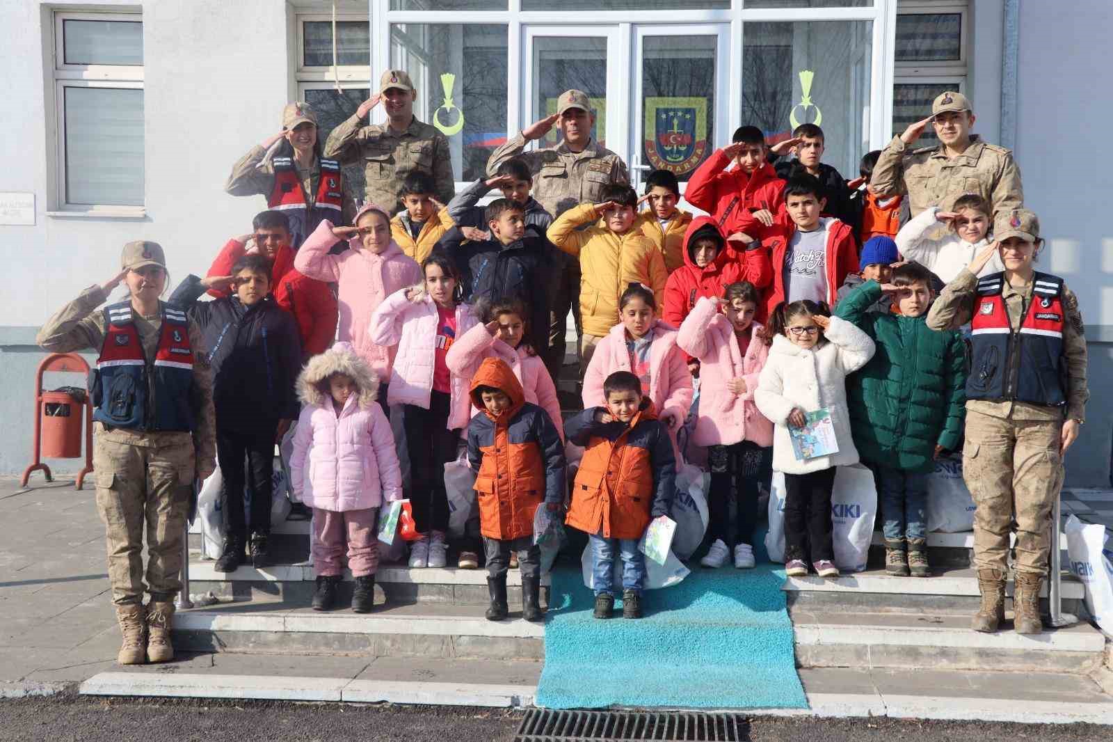 Malazgirt’te jandarmadan öğrencilere yönelik tarih ve kültür gezisi
