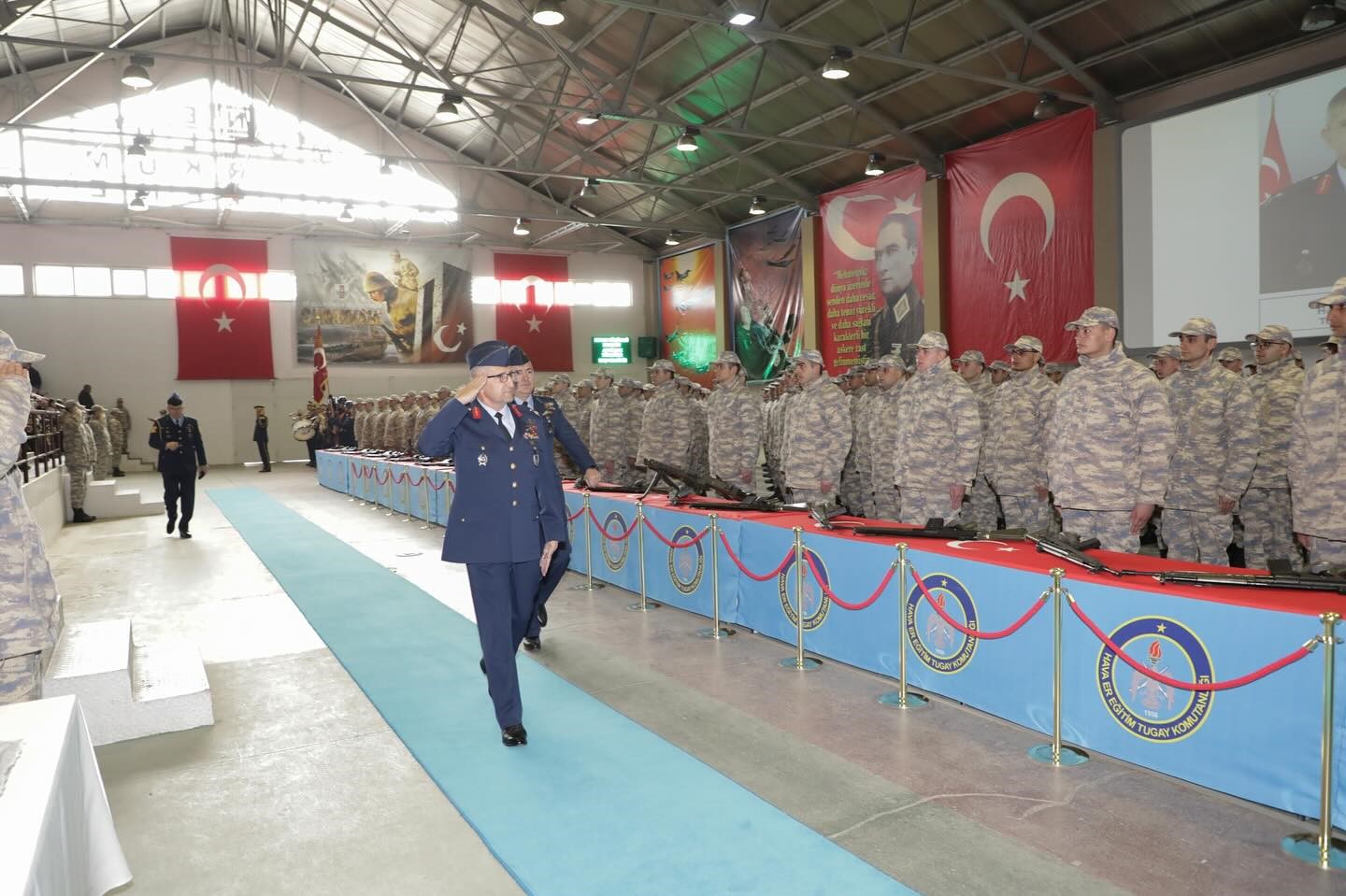 Kütahya’da acemi eğitimini tamamlayan askerler yemin etti