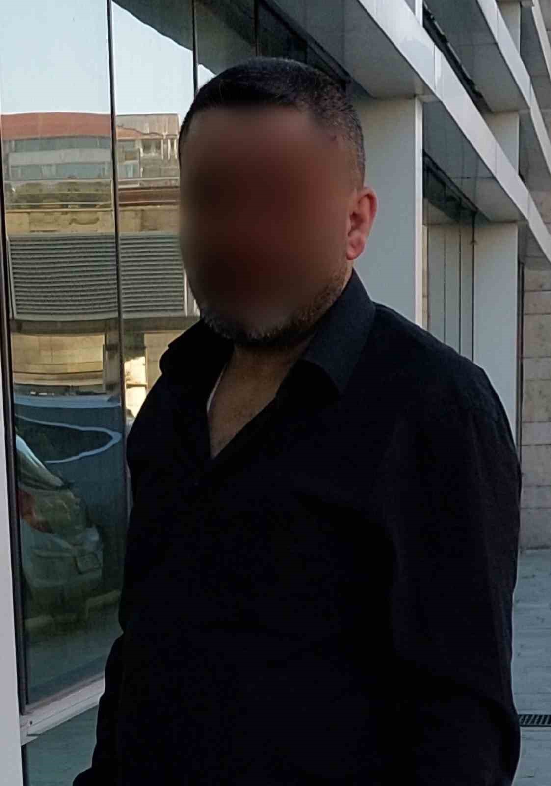 Gen&ccedil; kadın ve bı&ccedil;akladığı şahıs tutuklandı
