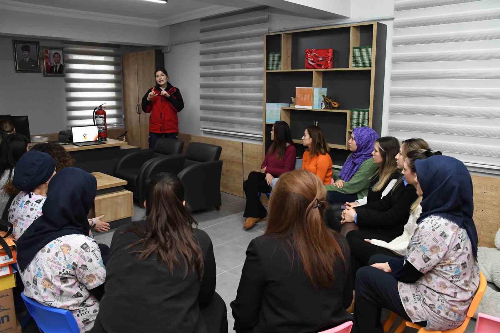 B&uuml;y&uuml;kşehir&rsquo;den &ouml;ğrenci ve personele yangın eğitimi
