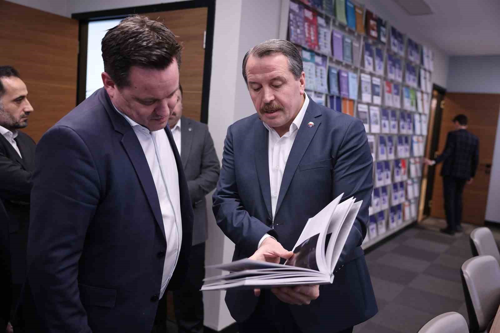 ETUCE Avrupa Direktörü Evers, Eğitim-Bir-Sen’i ziyaret etti