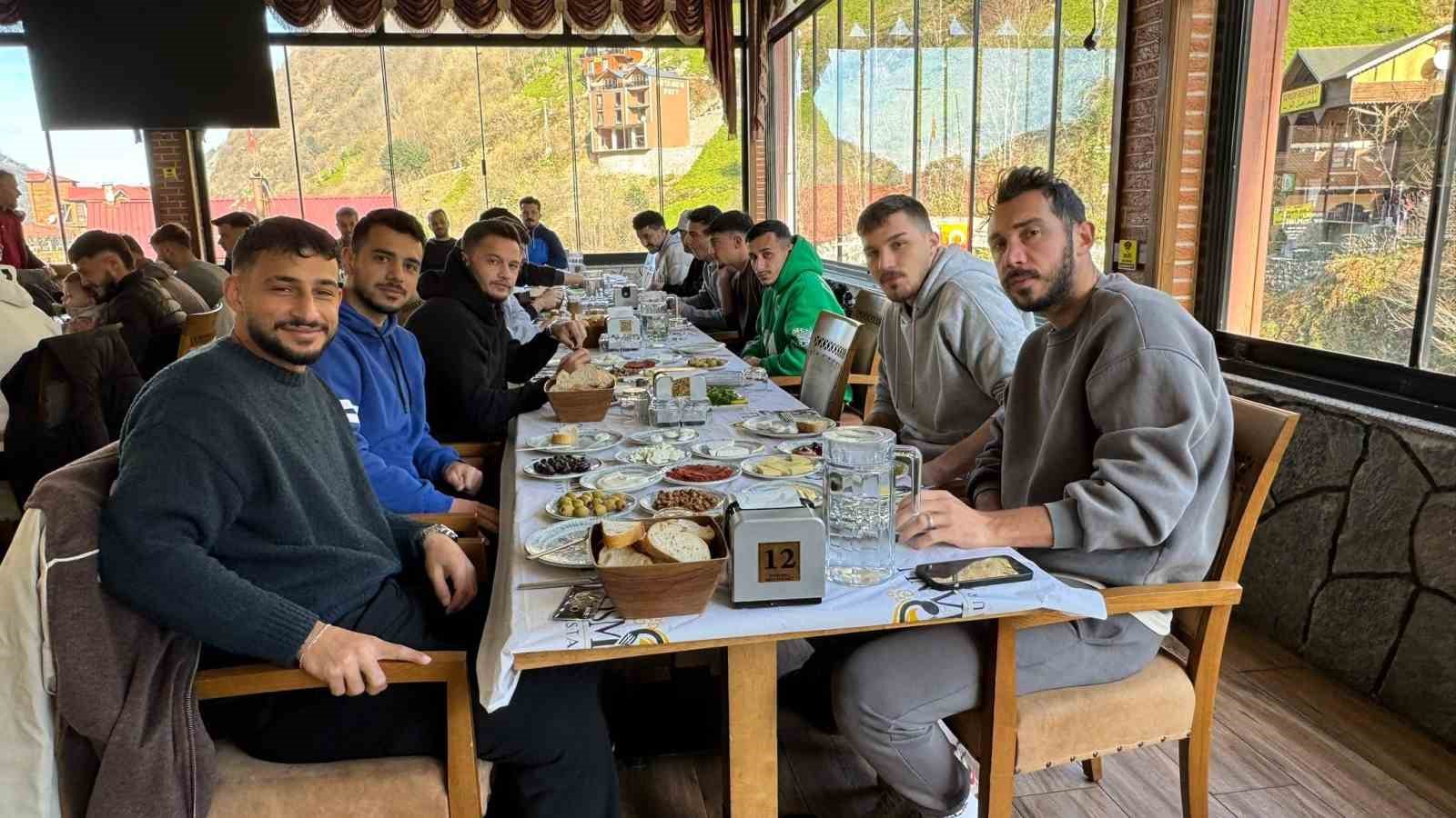 Pazarspor, 1922 Konyaspor maçı öncesinde moral depoladı