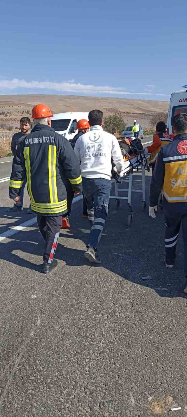 Şanlıurfa&rsquo;da trafik kazası: 9 yaralı
