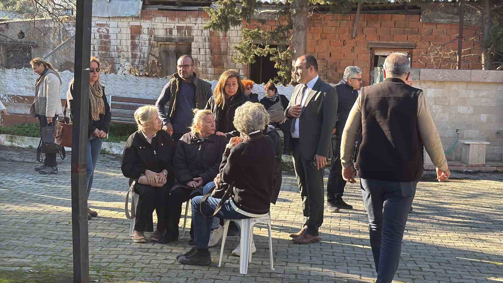 Ünlü sanatçı Sezai Altekin, Bodrum’da son yolculuğuna uğurlandı
